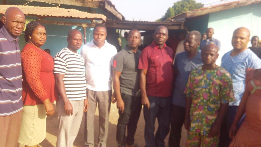 Matron Pahar, Mr. Orkashima, Dr. Tyior, Dr. Uva, Dr.Tyo and Dr. Moses Patrick with others in Gbagir medical outreach