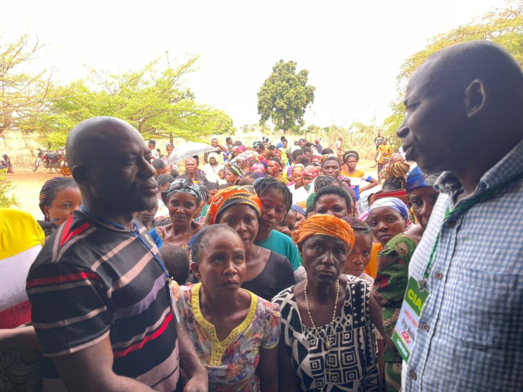 Patients waiting to be triaged to receive medical services