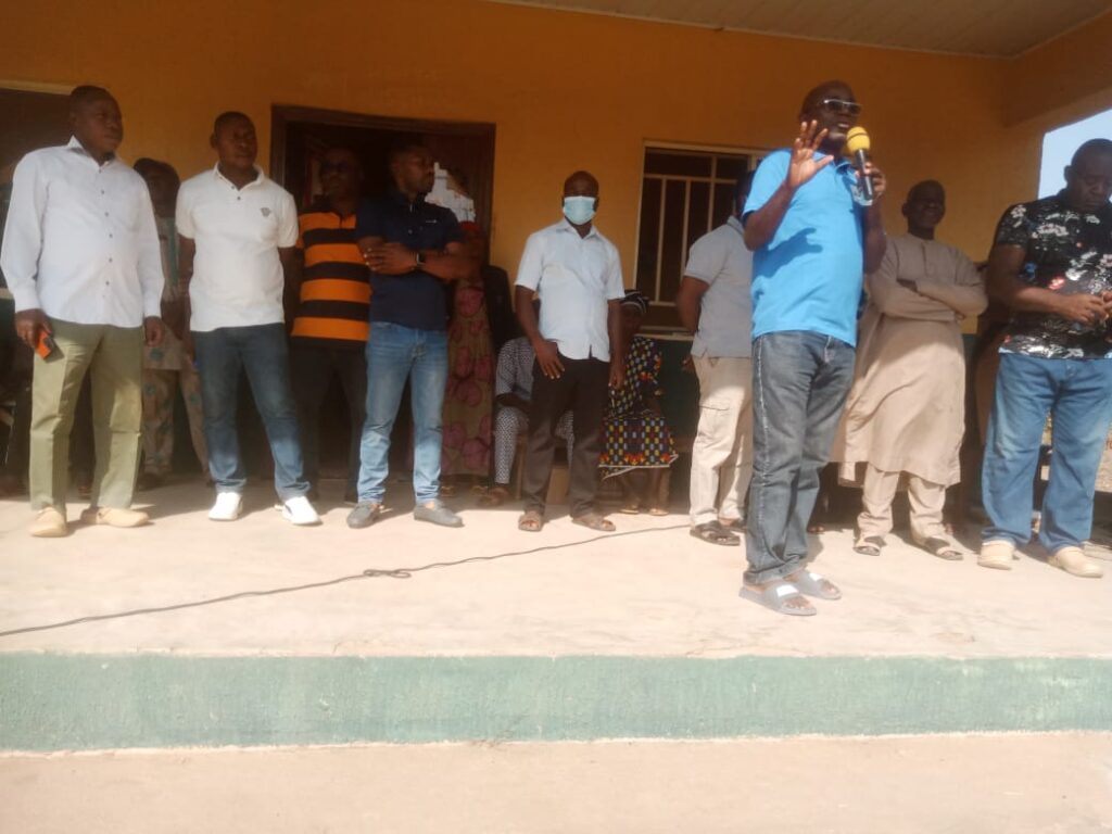 The Medical Lead, Dr. Terhile Tyo speaking to the crowd of patients shortly before the commencement of medical services